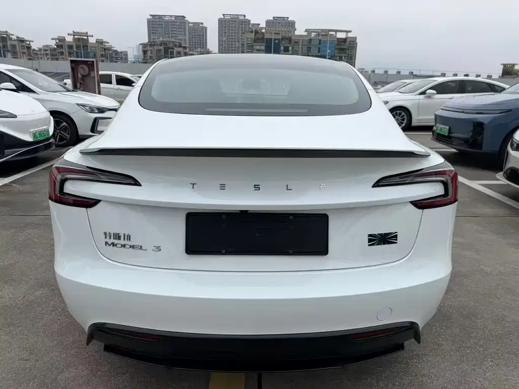 Tesla Model 3 — фото 6