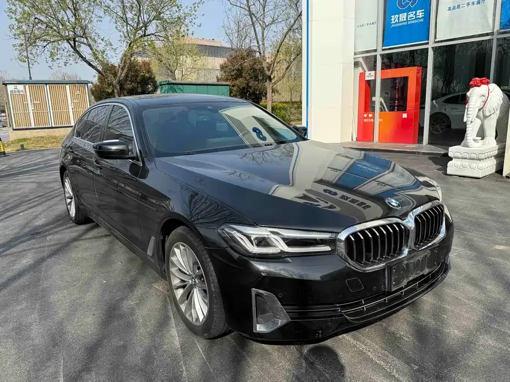 BMW 5 Series — фото 9