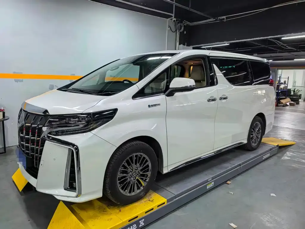 Toyota Alphard 2022 из CN, фото 1