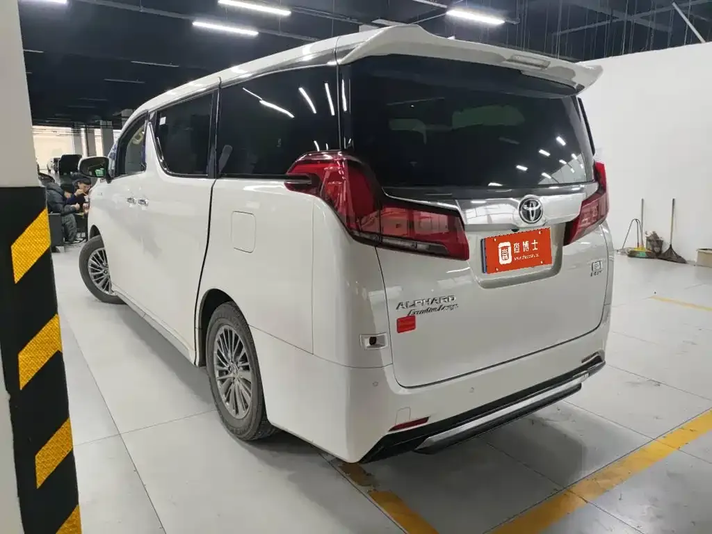 Toyota Alphard 2022 из CN, фото 4