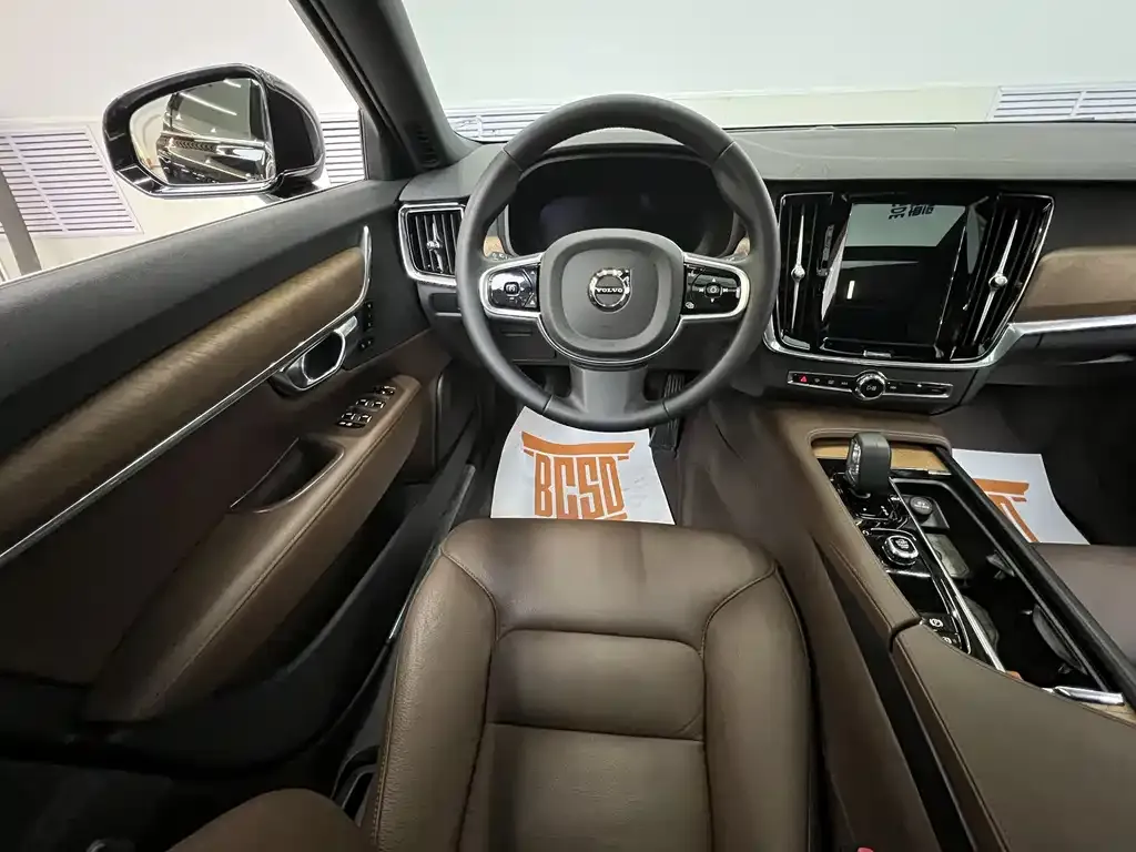 Volvo S90 2024 из CN, фото 8