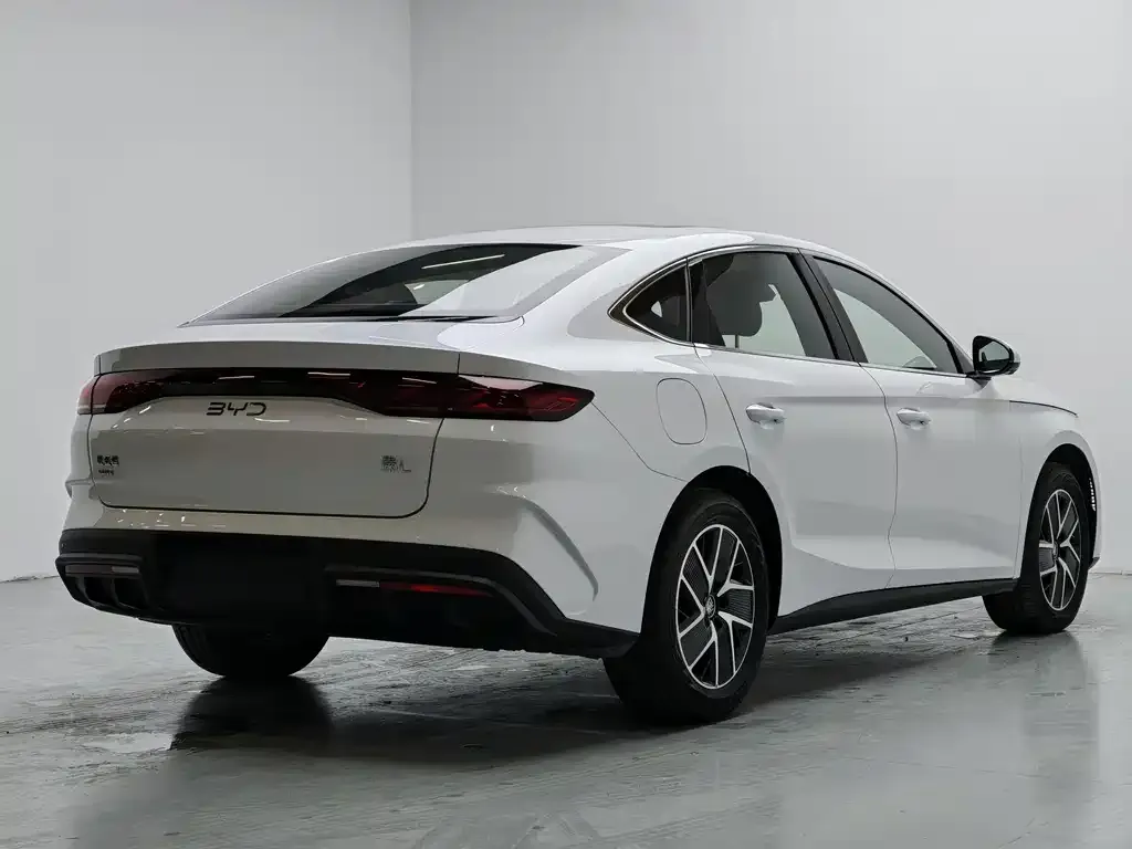 BYD Qin L — фото 4