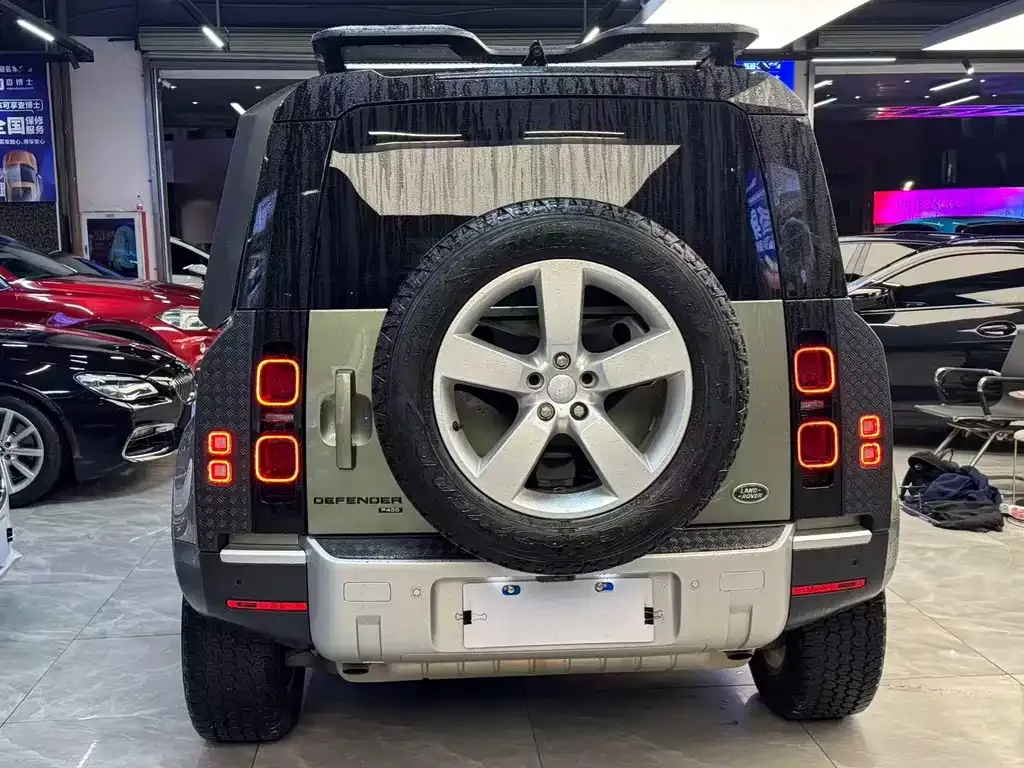Land Rover Defender — фото 5