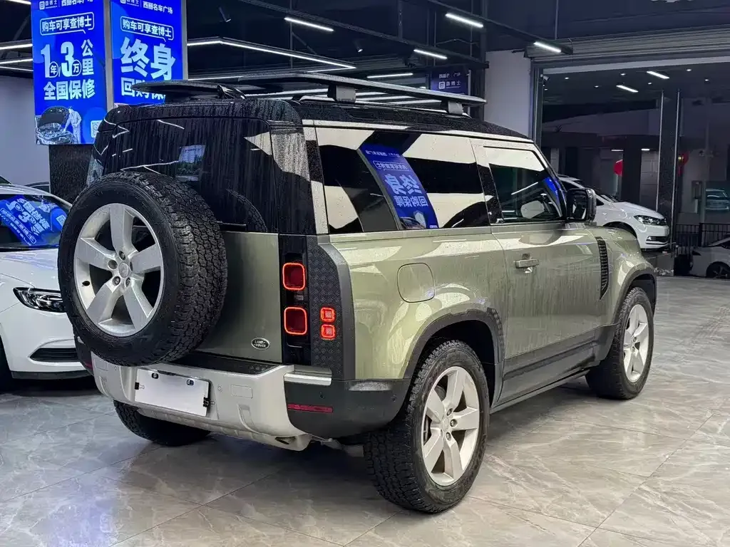 Land Rover Defender — фото 10