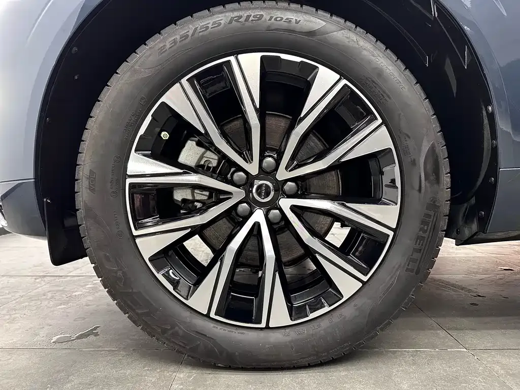 Volvo XC60 — фото 6