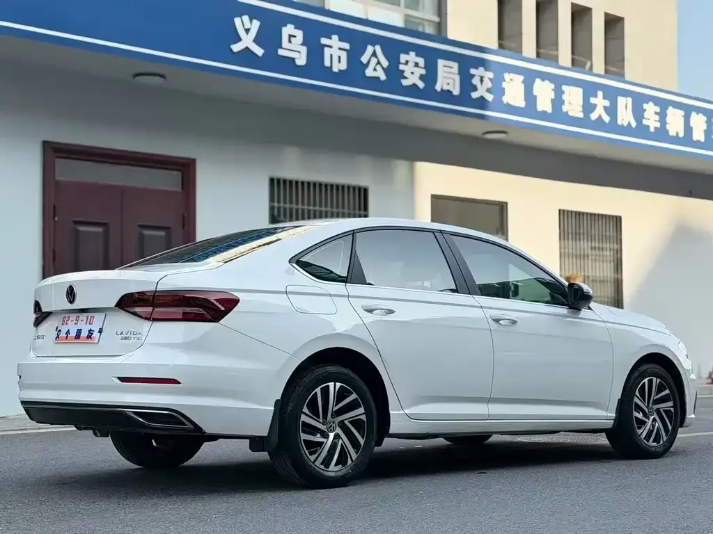 Volkswagen Lavida 2022 из CN, фото 6