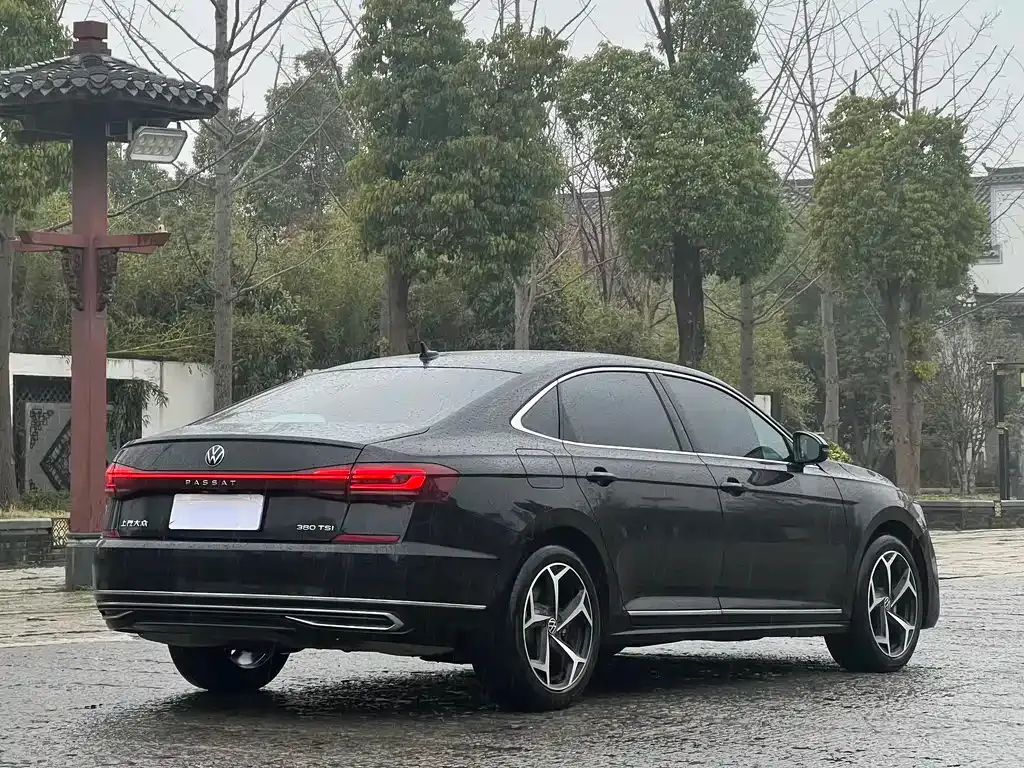 Volkswagen Passat — фото 10