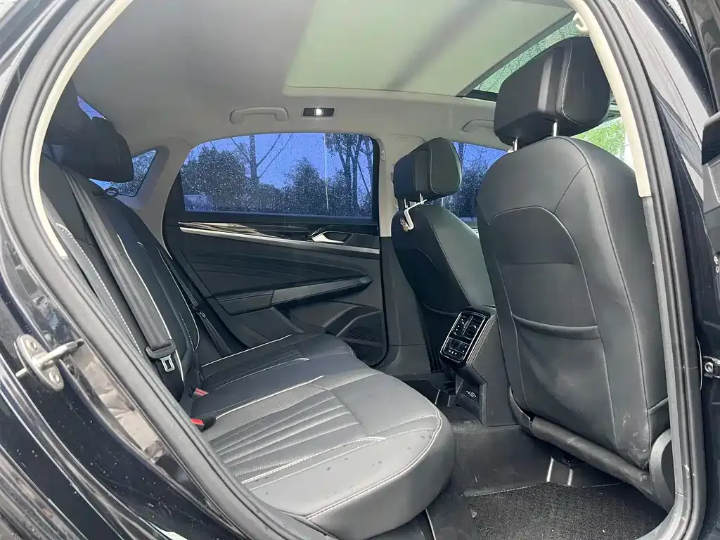 Volkswagen Passat — фото 4
