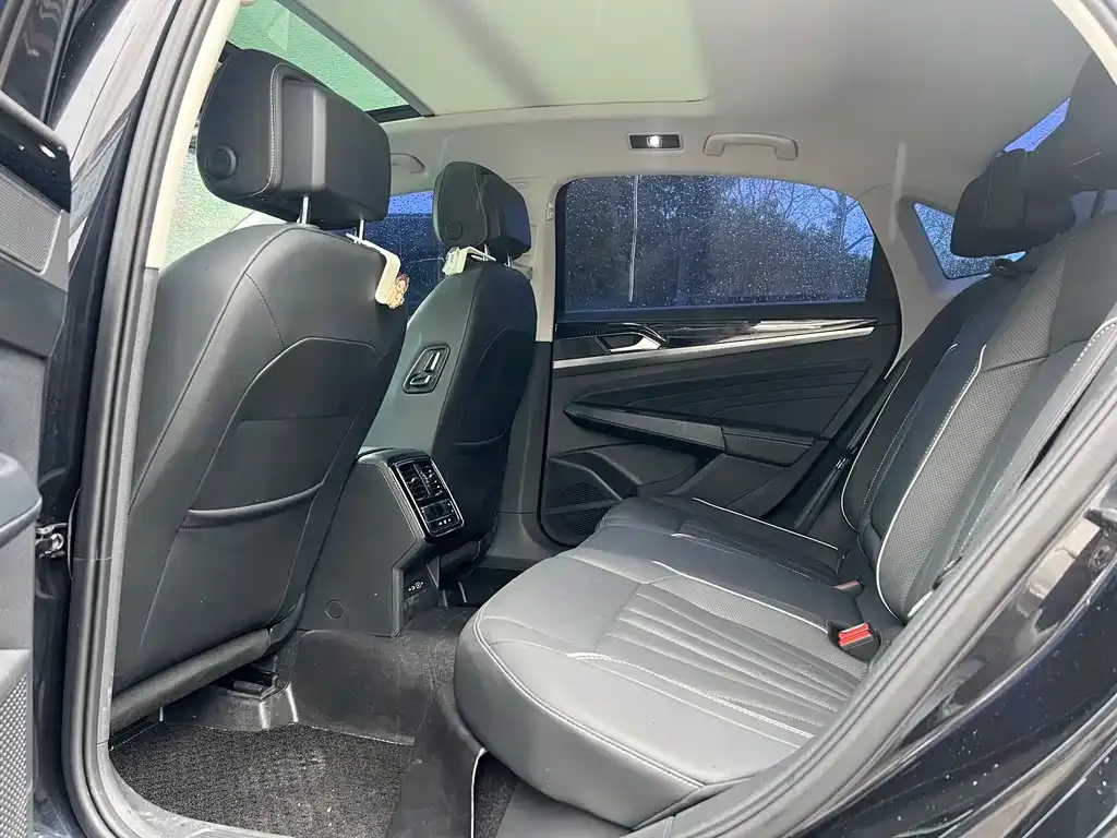 Volkswagen Passat — фото 8