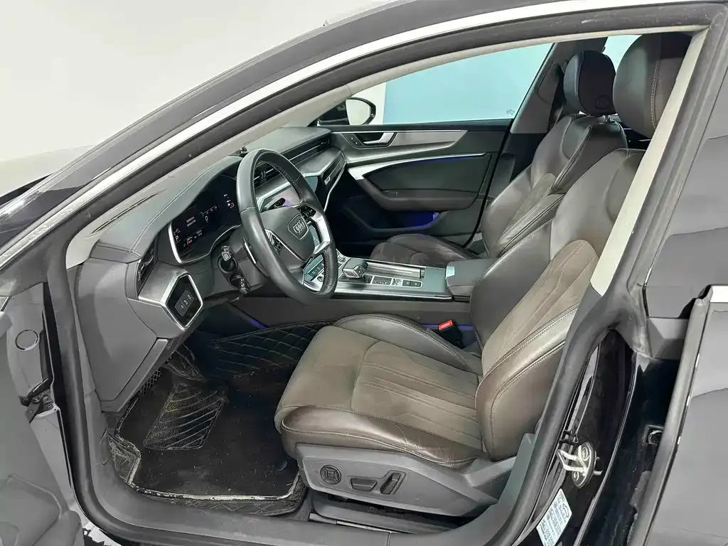 Audi A7L 2023 из CN, фото 4