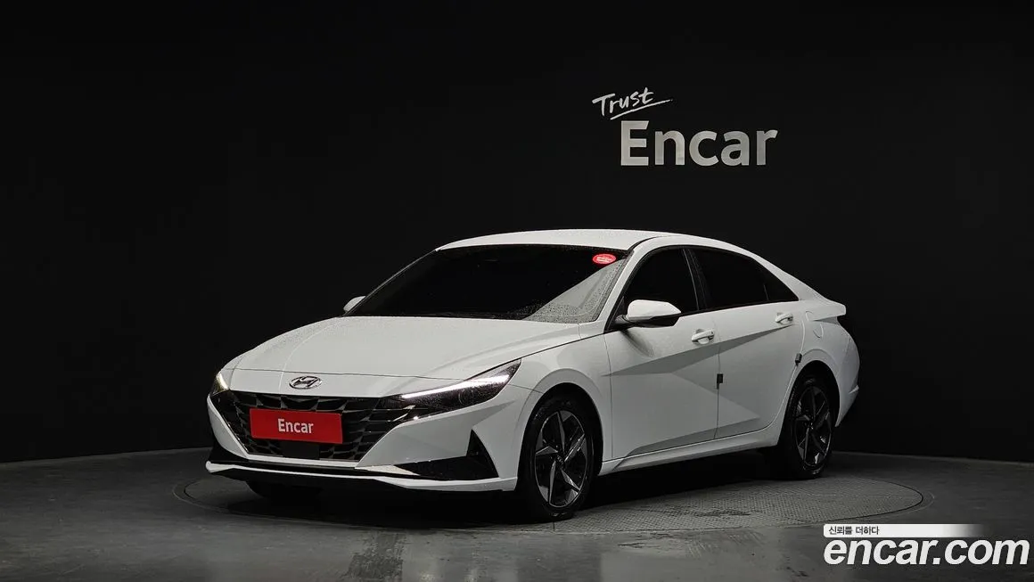 Hyundai AVANTE — фото 1