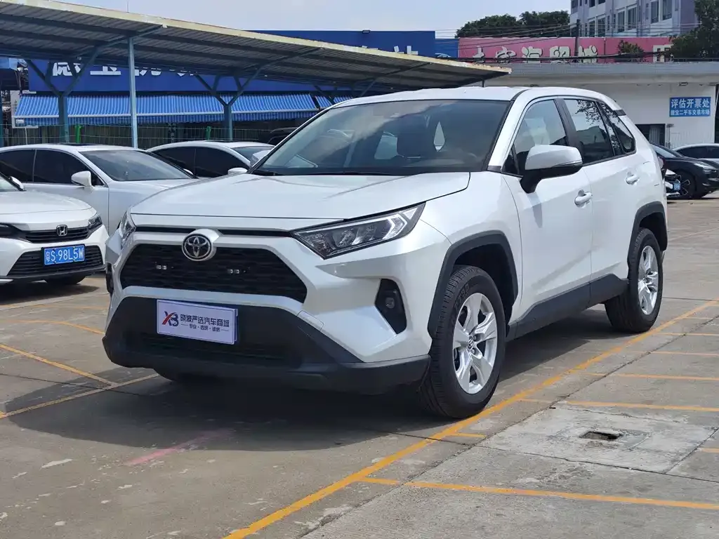 Toyota RAV4 2025 из CN, фото 1