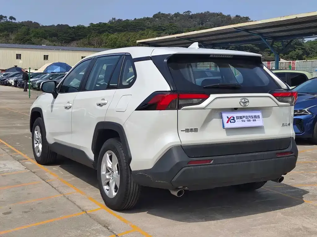 Toyota RAV4 2025 из CN, фото 6
