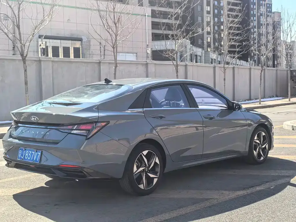 Hyundai Elantra — фото 6