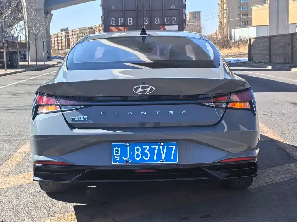 Hyundai Elantra — фото 3
