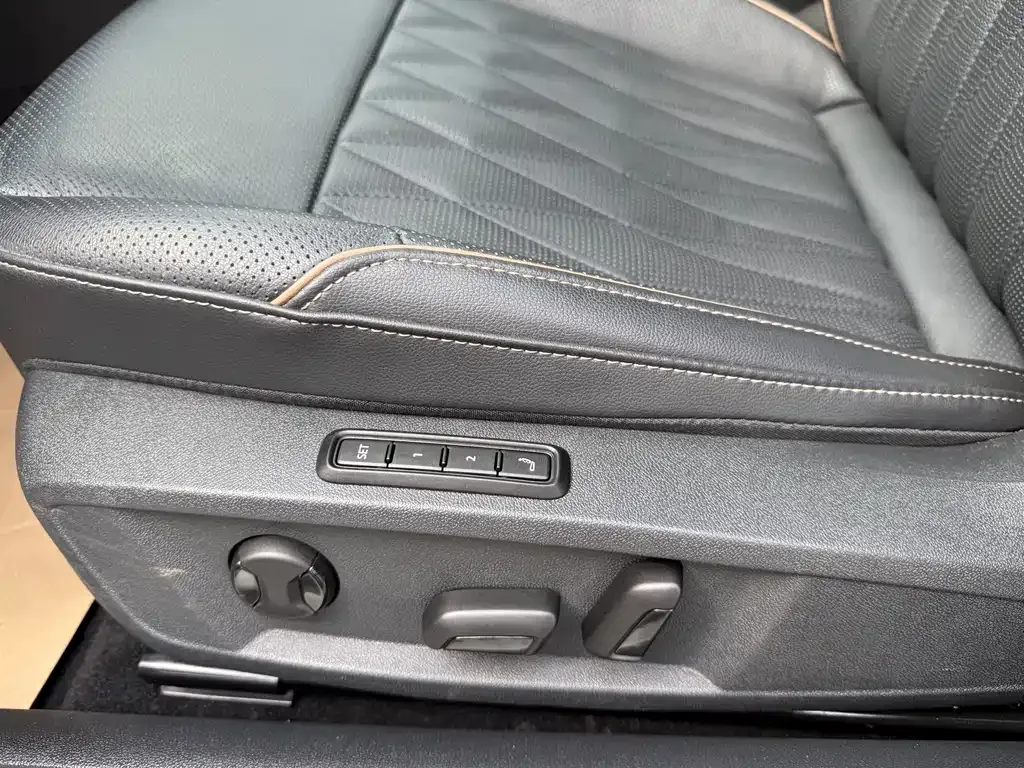 Volkswagen Passat — фото 8