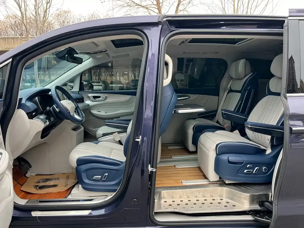 Roewe iMAX8 2023 из CN, фото 5