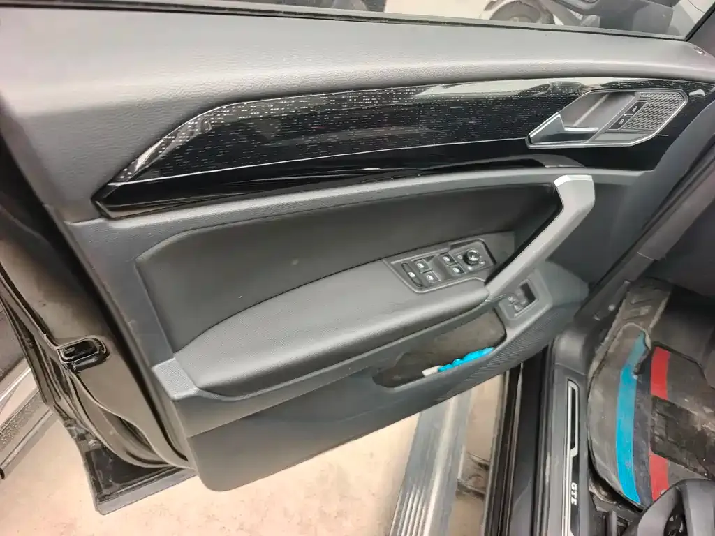 Volkswagen GTE PHEV 2021 из CN, фото 2