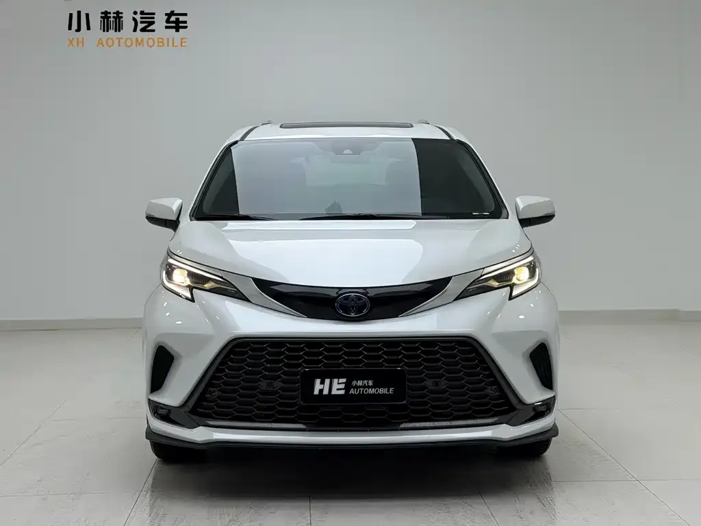 Toyota Granvia 2023 из CN, фото 3