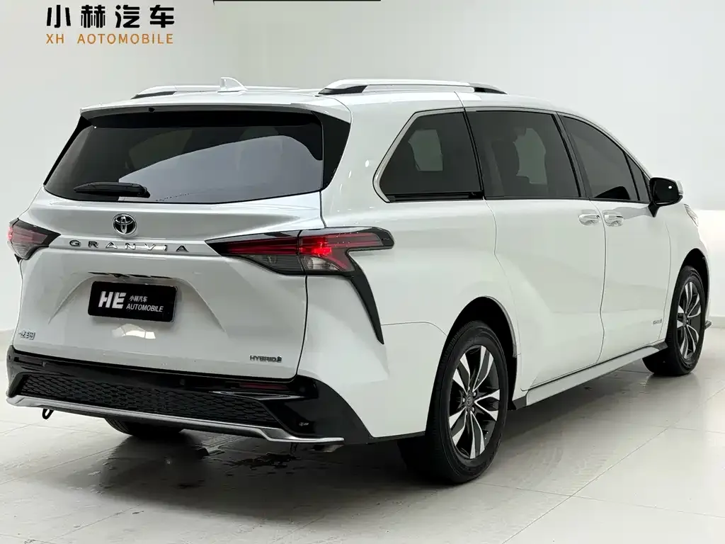 Toyota Granvia 2023 из CN, фото 8