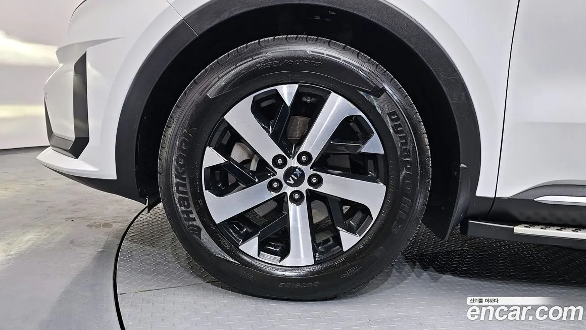 Kia Sorento — фото 9