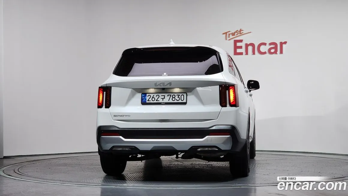 Kia Sorento — фото 6