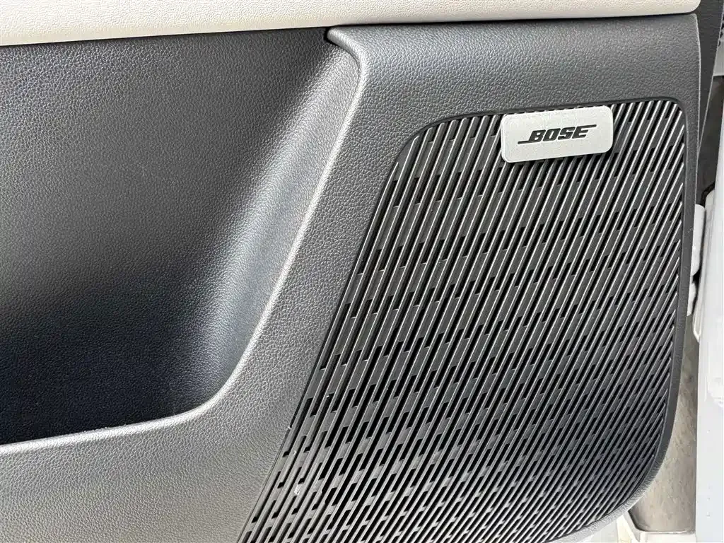 Buick GL8 Hybrid — фото 10