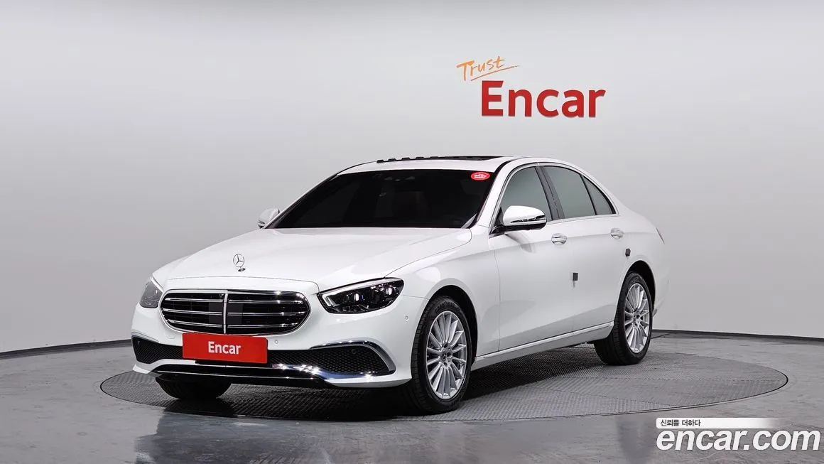 Mercedes-Benz E-Class — фото 1