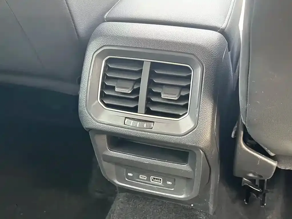 Volkswagen Tiguan L 2022 из CN, фото 8