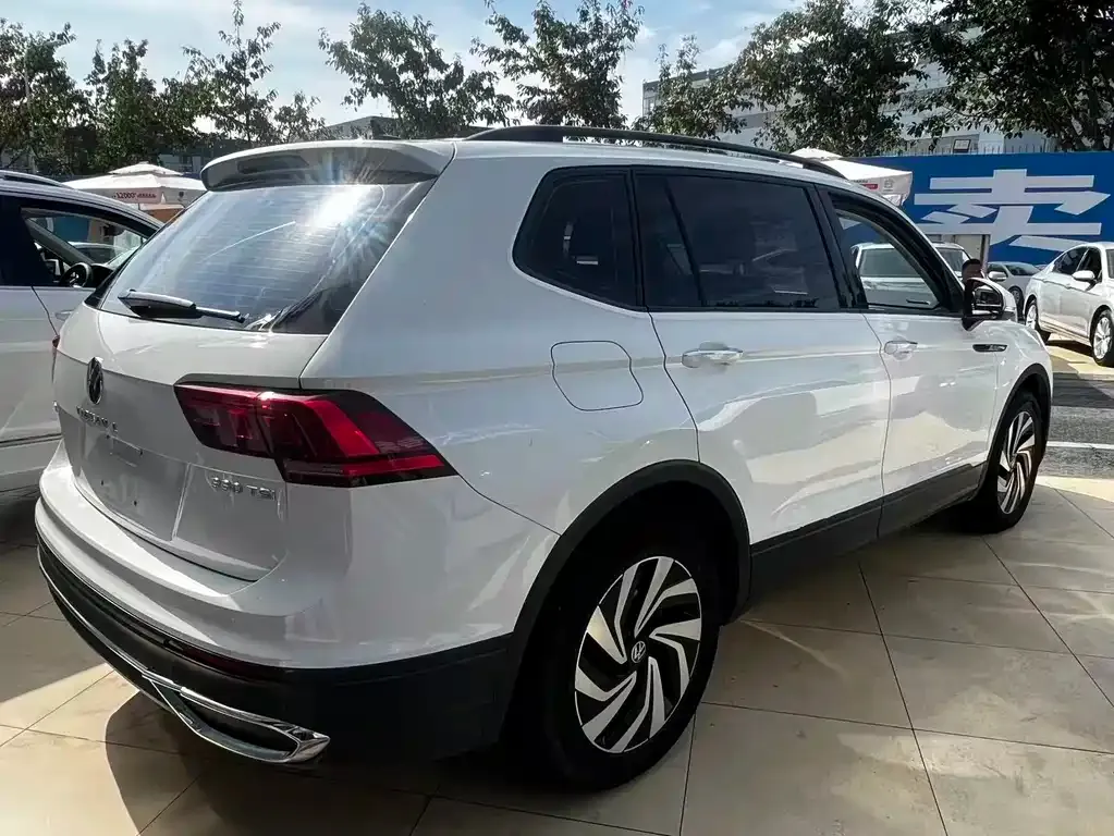 Volkswagen Tiguan L 2022 из CN, фото 5