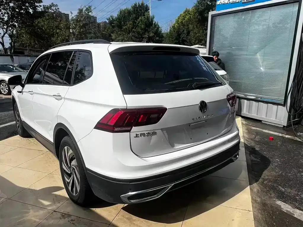 Volkswagen Tiguan L 2022 из CN, фото 4