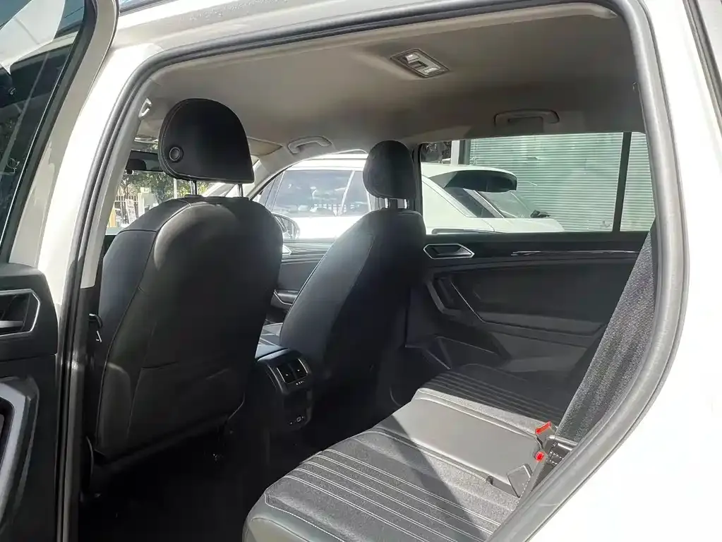 Volkswagen Tiguan L 2022 из CN, фото 9