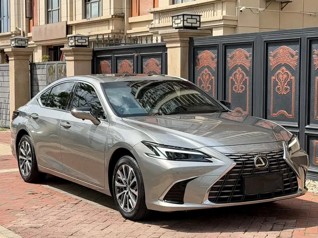 Lexus ES — фото 10