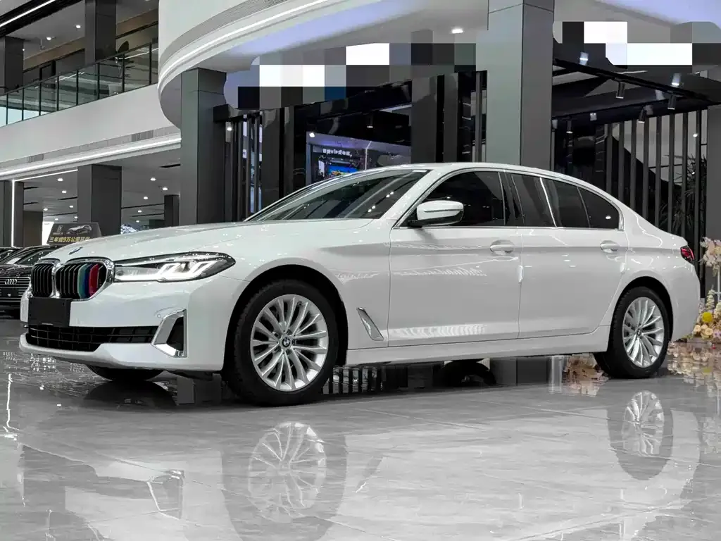 BMW 5 Series — фото 1