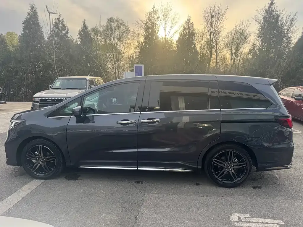 Honda Odyssey — фото 10