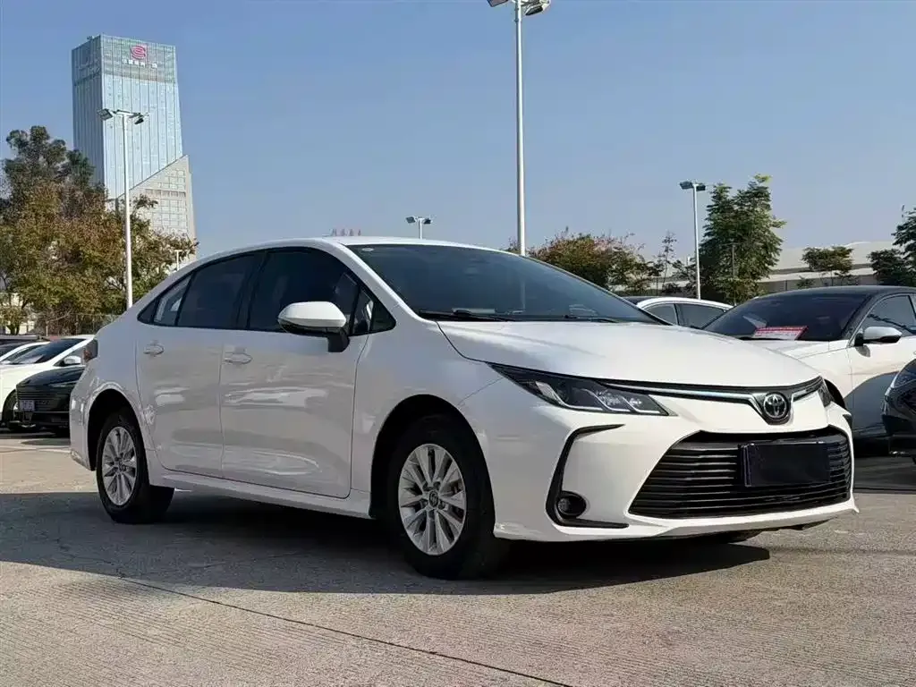 Toyota Corolla — фото 3