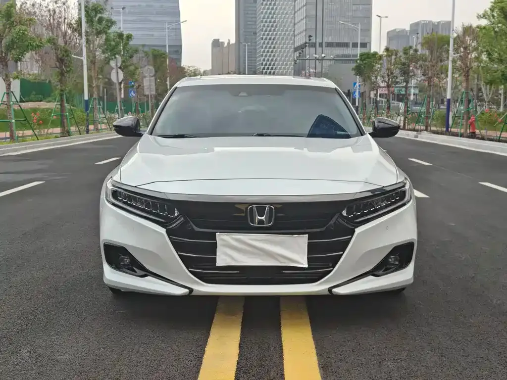 Honda Accord — фото 1