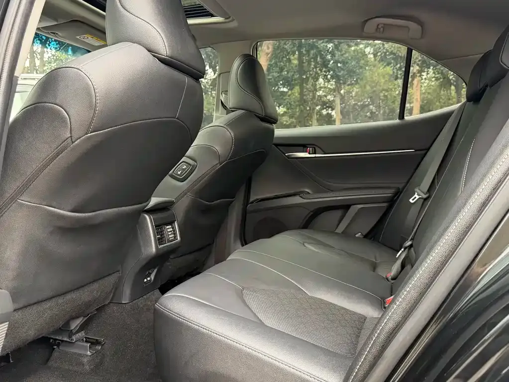Toyota Camry 2023 из CN, фото 8