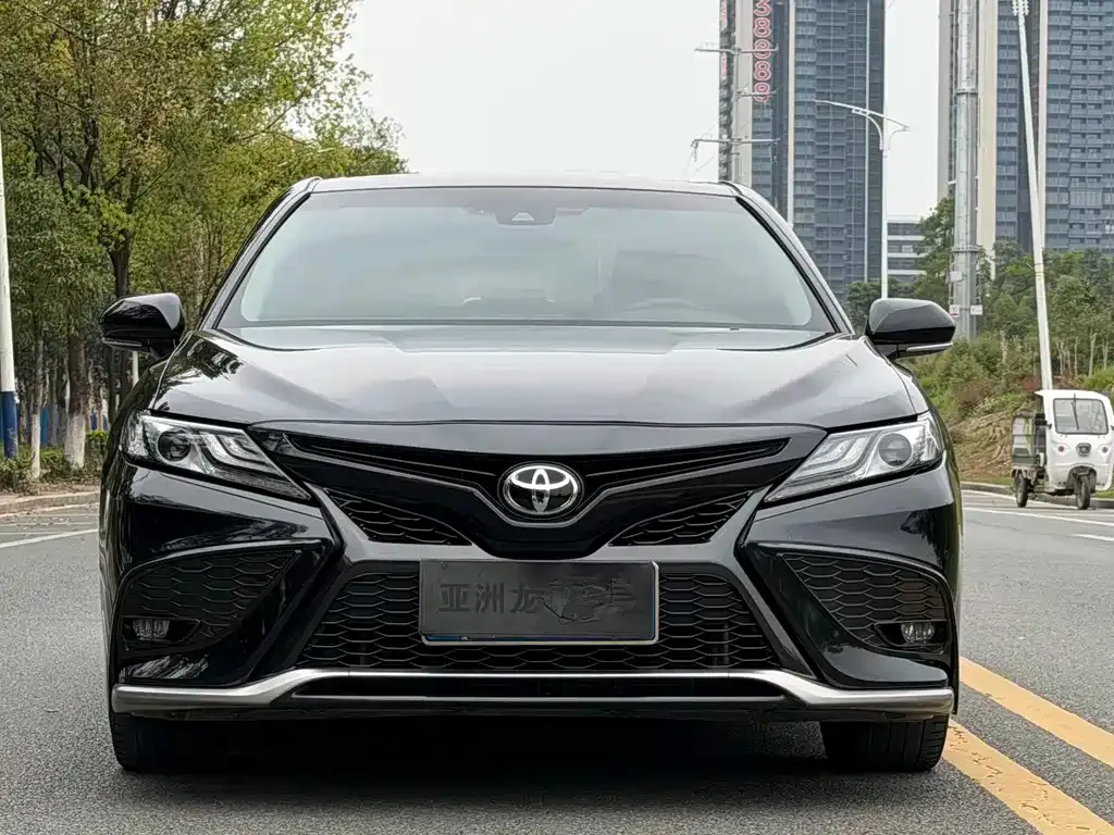 Toyota Camry 2023 из CN, фото 9