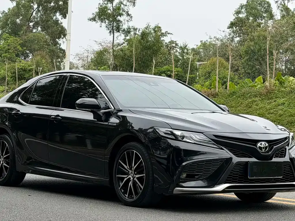 Toyota Camry 2023 из CN, фото 5