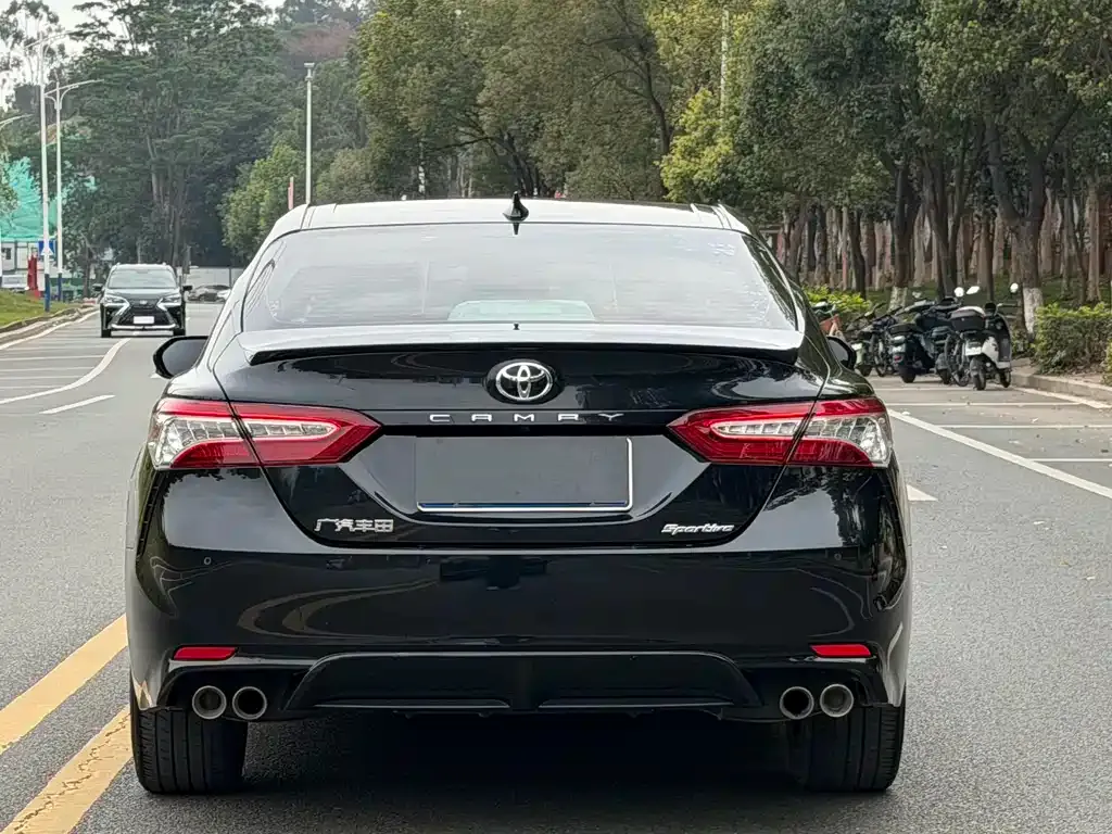 Toyota Camry 2023 из CN, фото 3