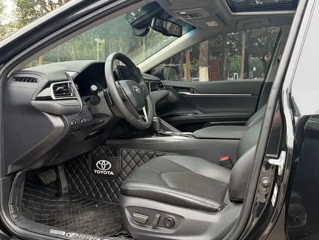 Toyota Camry 2023 из CN, фото 4