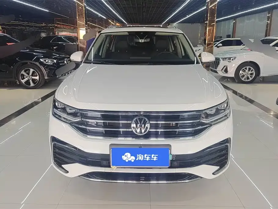 Volkswagen Tiguan L — фото 6