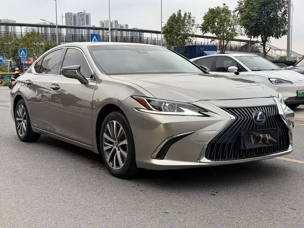Lexus ES — фото 6