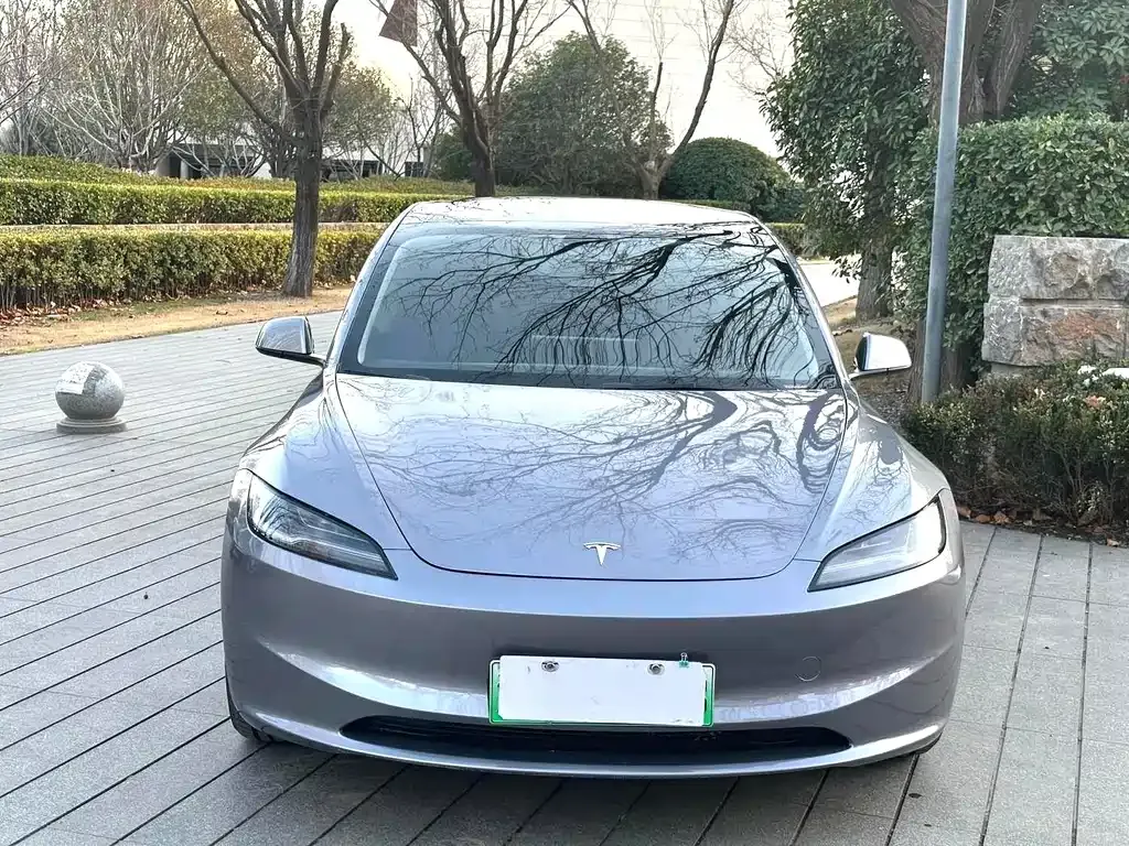 Tesla Model 3 — фото 10