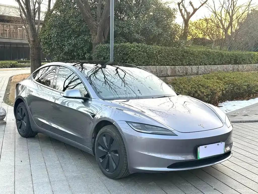 Tesla Model 3 — фото 7