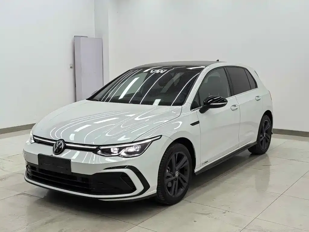 Volkswagen Golf 2023 из CN, фото 1