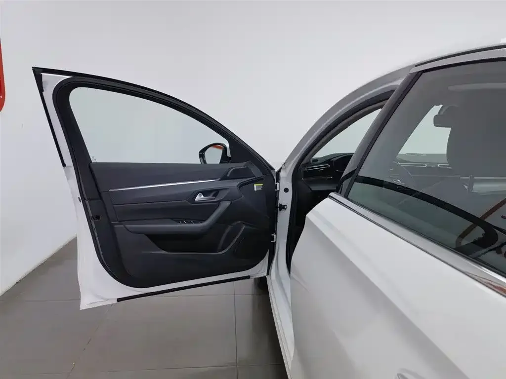Peugeot 508 2022 из CN, фото 3