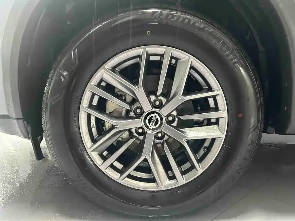 Nissan X-Trail — фото 5