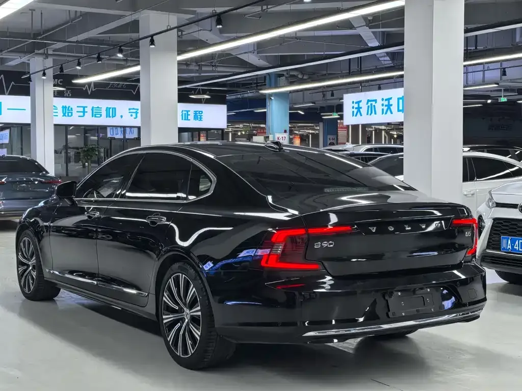 Volvo S90 — фото 3